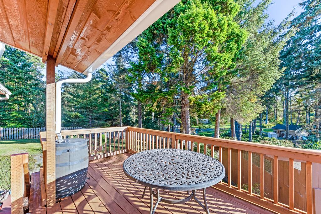 Seal Rock Getaway - thumb 3