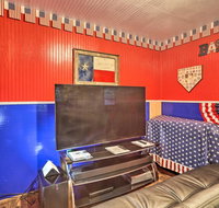 Secluded Avinger Cabin .5 Mi to Lake O' The Pines - Accommodation Rooms