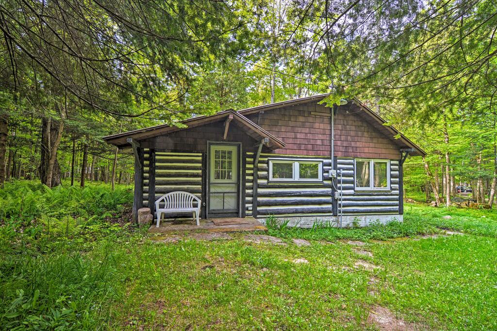 Secluded Family Cabin Less Than 1Mi To Lake Michigan! - thumb 0