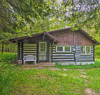 Secluded Family Cabin Less Than 1Mi to Lake Michigan! - Accommodation Rooms