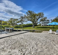 Secluded Waterfront Getaway with Pool & Boat Dock - Accommodation Rooms