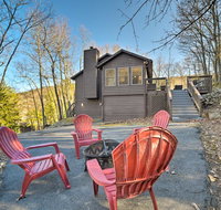 Slopeside Retreat in Massanutten with Hot Tub & Deck! - Accommodation Rooms