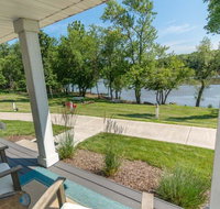 Somewhere Else 24 - Accommodation Rooms