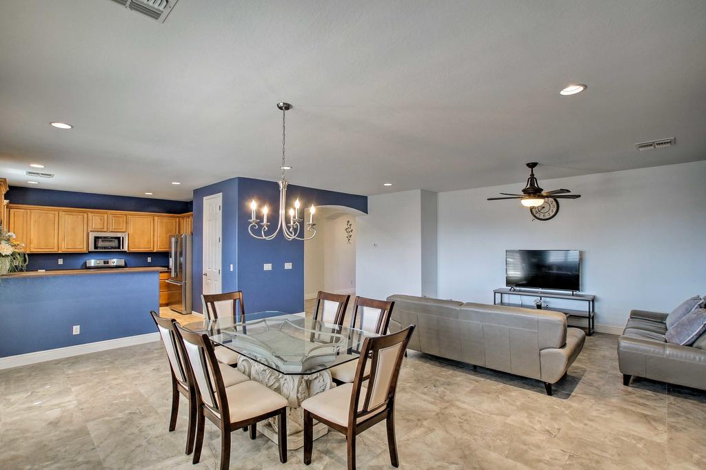 Spacious Event-Friendly Family Home In Casa Grande - thumb 1
