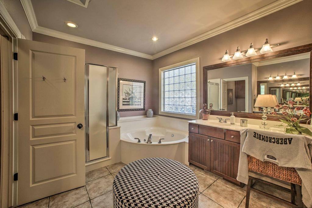 Springdale House With Deck, Fire Pit & Playset! - thumb 1