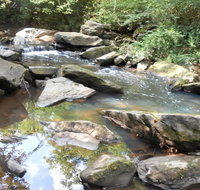 STONE CREEK LODGE ON 500 OF RUSHING SOPE'S CREEK - Accommodation Rooms