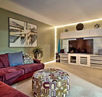 Suburban Detroit Home with Porch, Yard and Fire Pit! - Accommodation Rooms