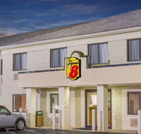 Super 8 by Wyndham Bedford - Accommodation Rooms