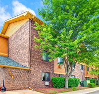 Super 8 by Wyndham Belleville - Accommodation Rooms