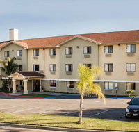 Super 8 by Wyndham Vacaville - Accommodation Rooms