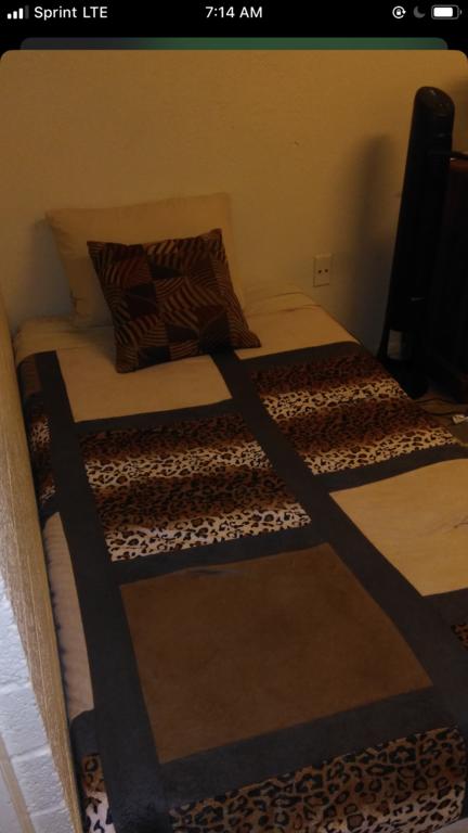 Susies Suites-Oakl - thumb 3