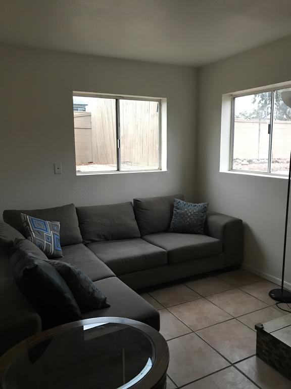 Susies Suites-Oakl - thumb 2