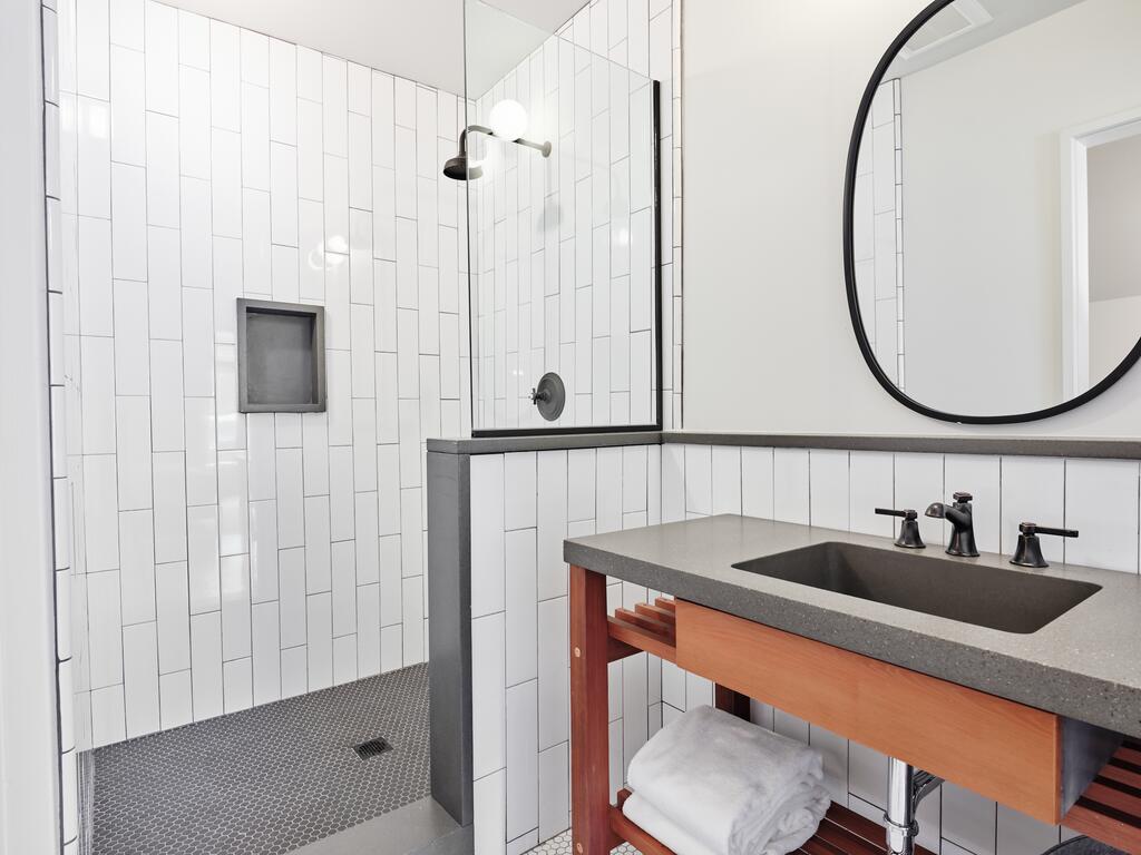 Thatcher Hotel - thumb 2