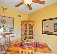 Townhome with Private Patio and Mountain Views! - Accommodation Rooms