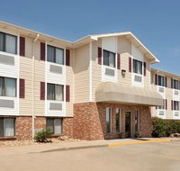 Travelodge by Wyndham Jefferson City - Accommodation Rooms