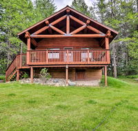 Trego Cabin with Mtn Views Easy Access to Lake - Accommodation Rooms