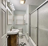 Trendy North Wildwood Home - 4 Blocks to the Beach - Accommodation Rooms