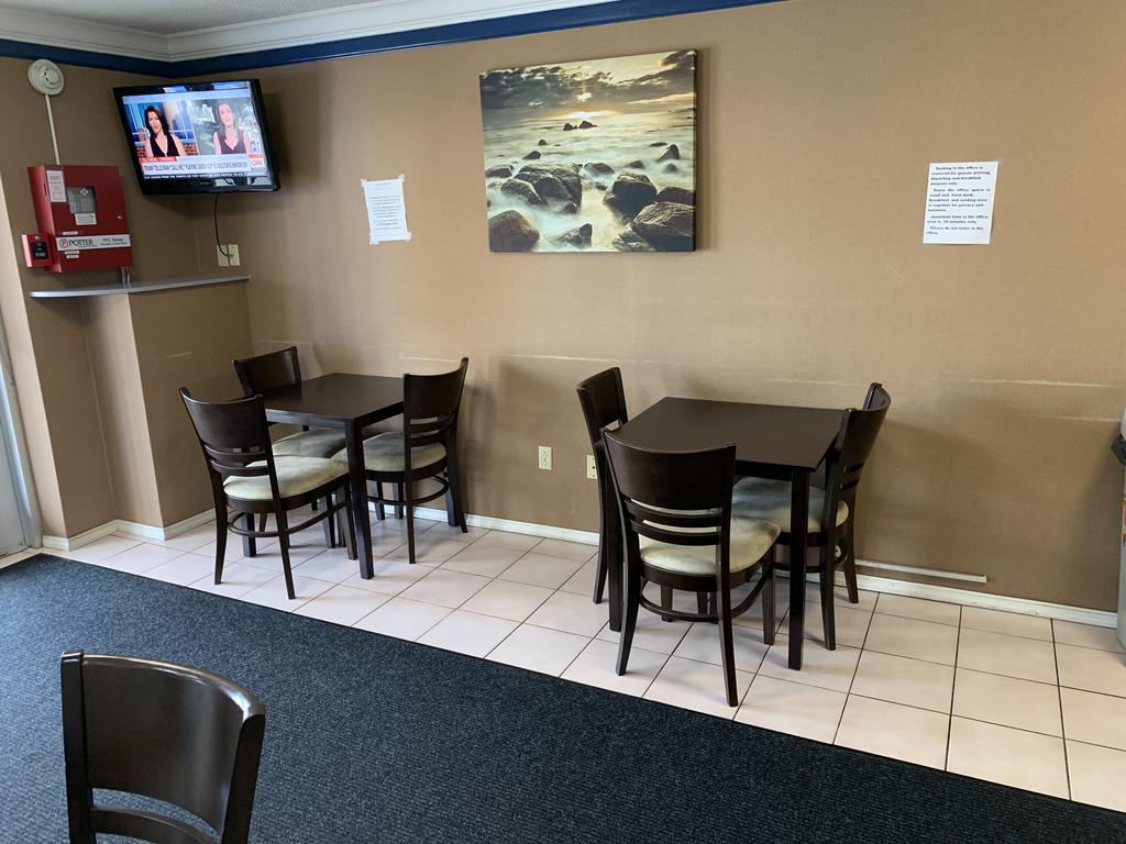 University Manor Inn - thumb 1