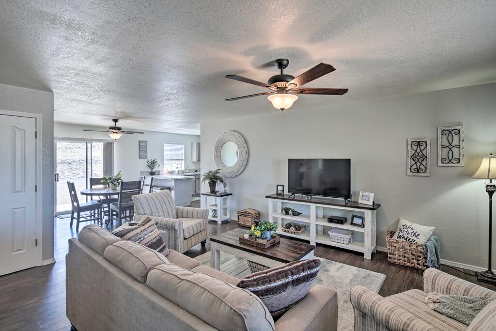 Updated Home With Yard - 2Mi To Lake Havasu State Park - thumb 0