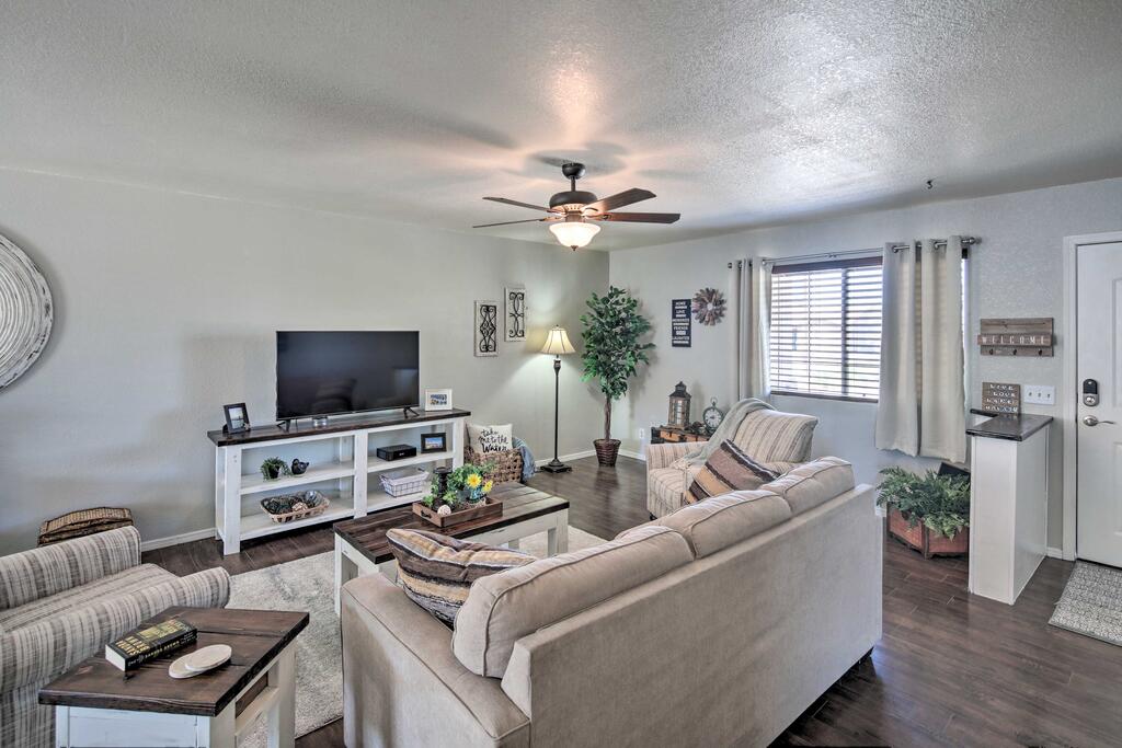Updated Home With Yard - 2Mi To Lake Havasu State Park - thumb 3