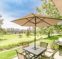 Views Over the Fairway - Accommodation Rooms