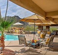 Walkable Carefree Casita with On-site Pool and Jacuzzi! - Accommodation Rooms