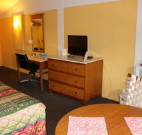 Warm Mineral Springs Motel - Accommodation Rooms