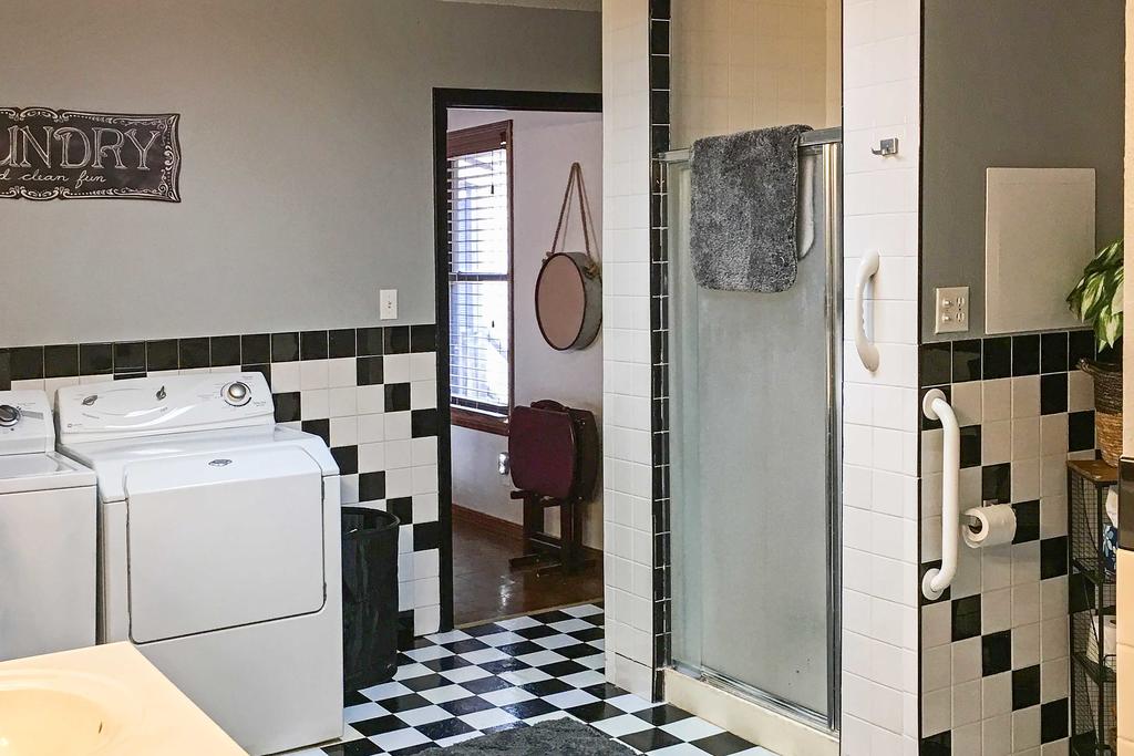 Waterfront Home On Lake Sherwood With Dock And Deck! - thumb 0