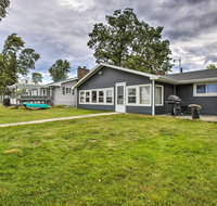 Waterfront Houghton Lake Cabin with Private Dock - Accommodation Rooms