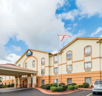 Days Inn  Suites by Wyndham Prattville-Montgomery - Accommodation Rooms