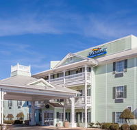 Baymont by Wyndham Decatur - Accommodation Rooms