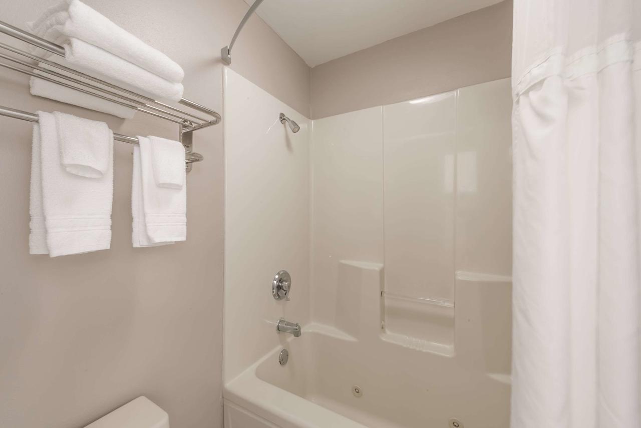 Super 8 By Wyndham Alexander City - thumb 27