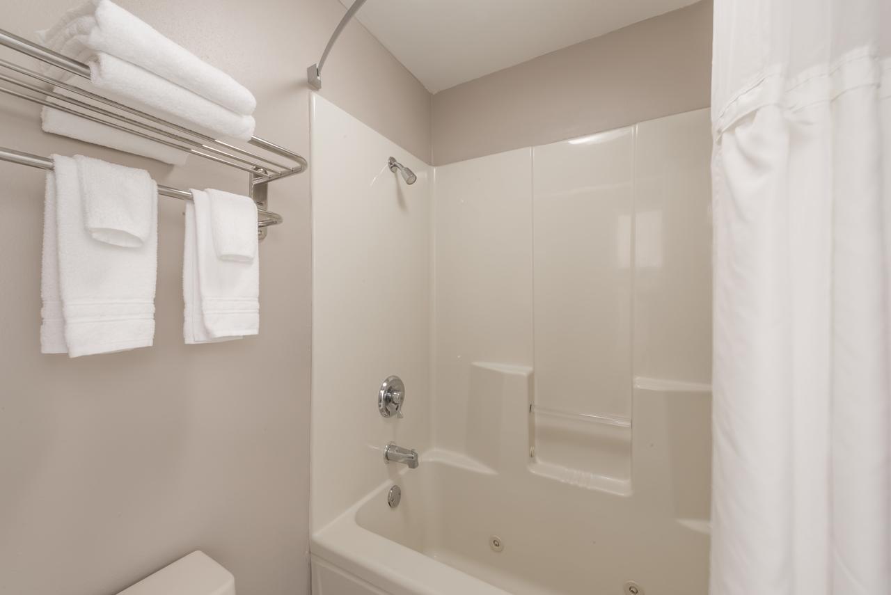 Super 8 By Wyndham Alexander City - thumb 5