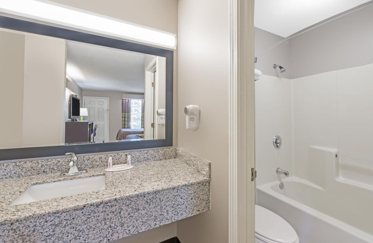 Super 8 By Wyndham Alexander City - thumb 15