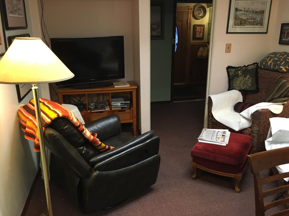 Billie's Backpackers Hostel - thumb 2