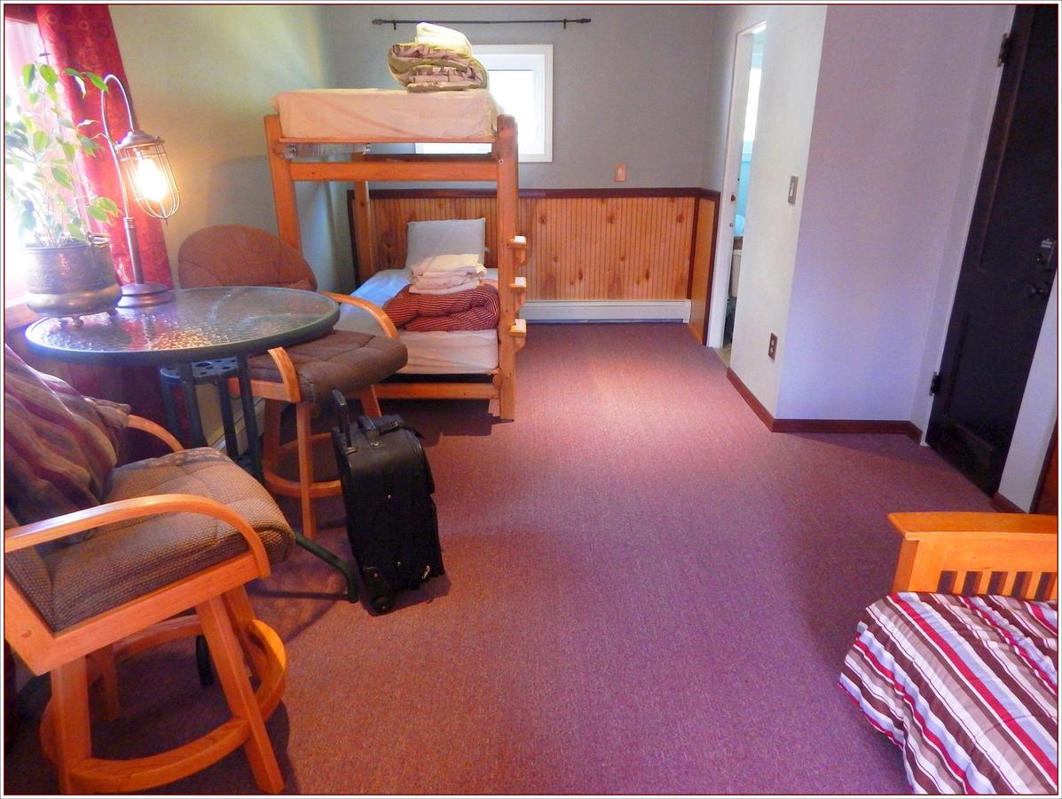 Billie's Backpackers Hostel - thumb 11