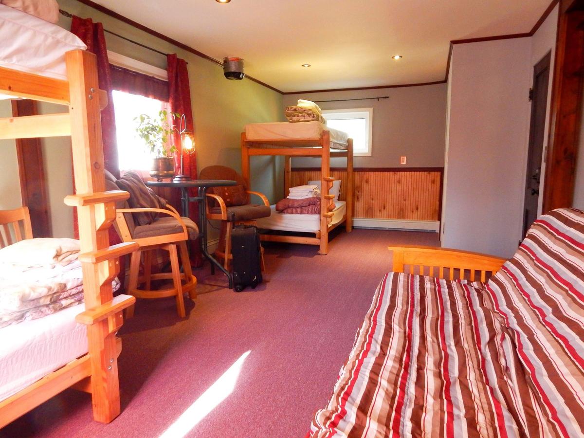 Billie's Backpackers Hostel - thumb 12