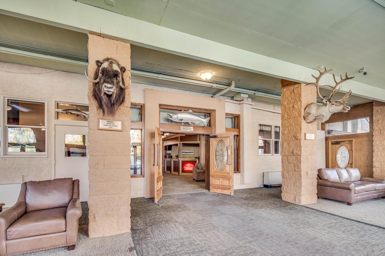 Clarion Hotel & Suites - thumb 10