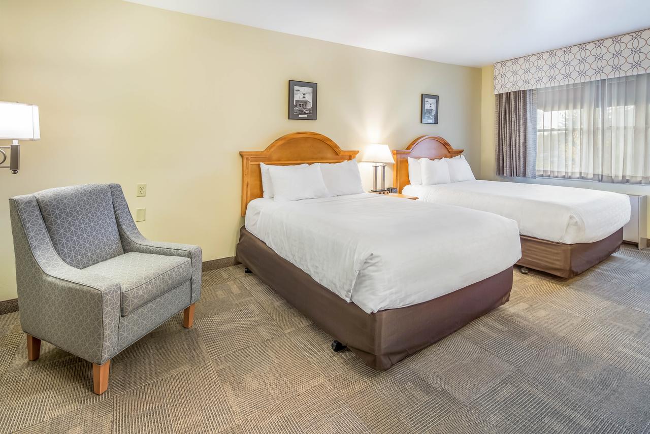 Clarion Hotel & Suites - thumb 26