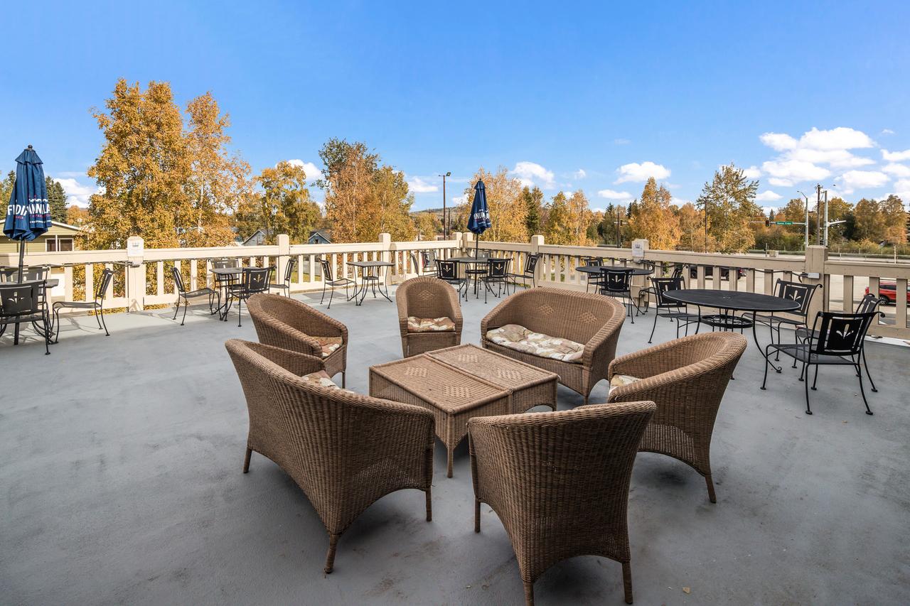 Clarion Hotel & Suites - thumb 18