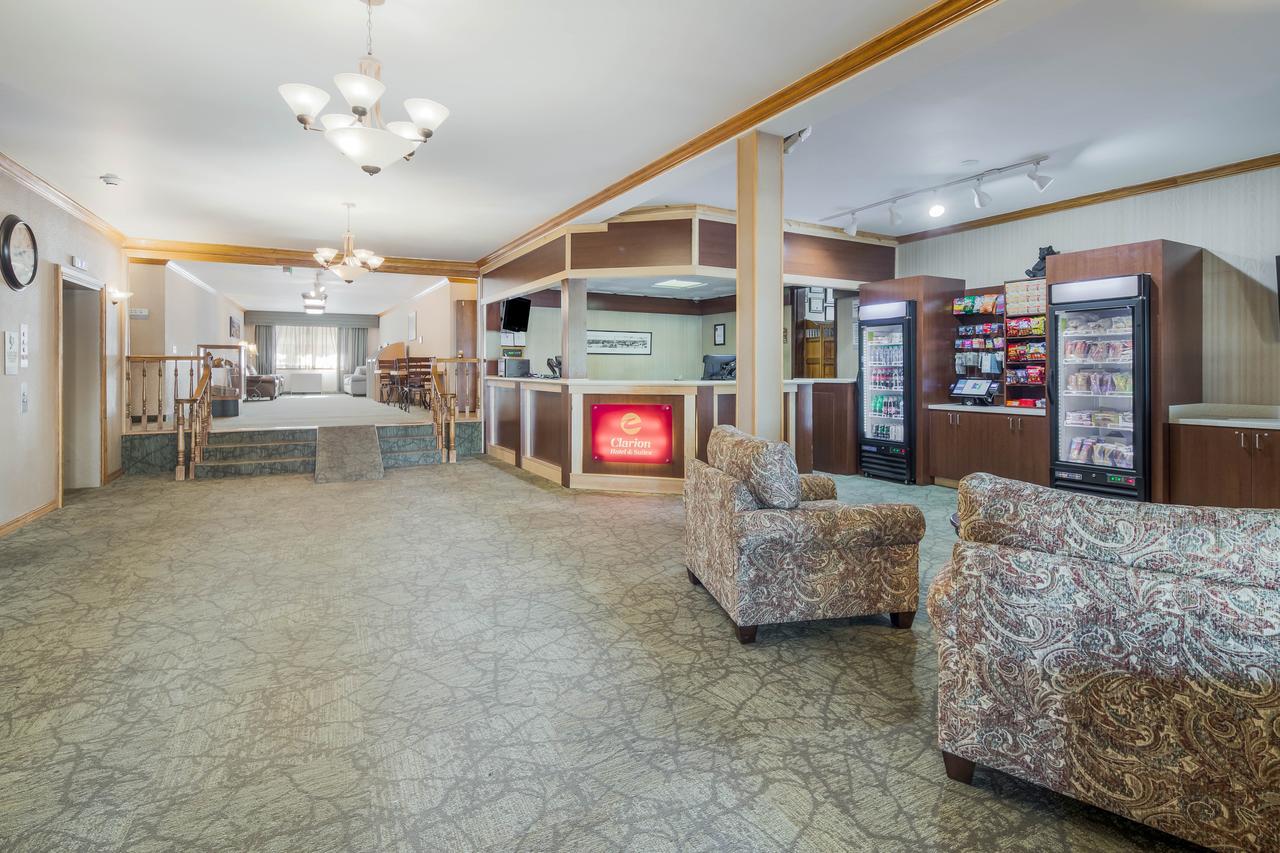 Clarion Hotel & Suites - thumb 9