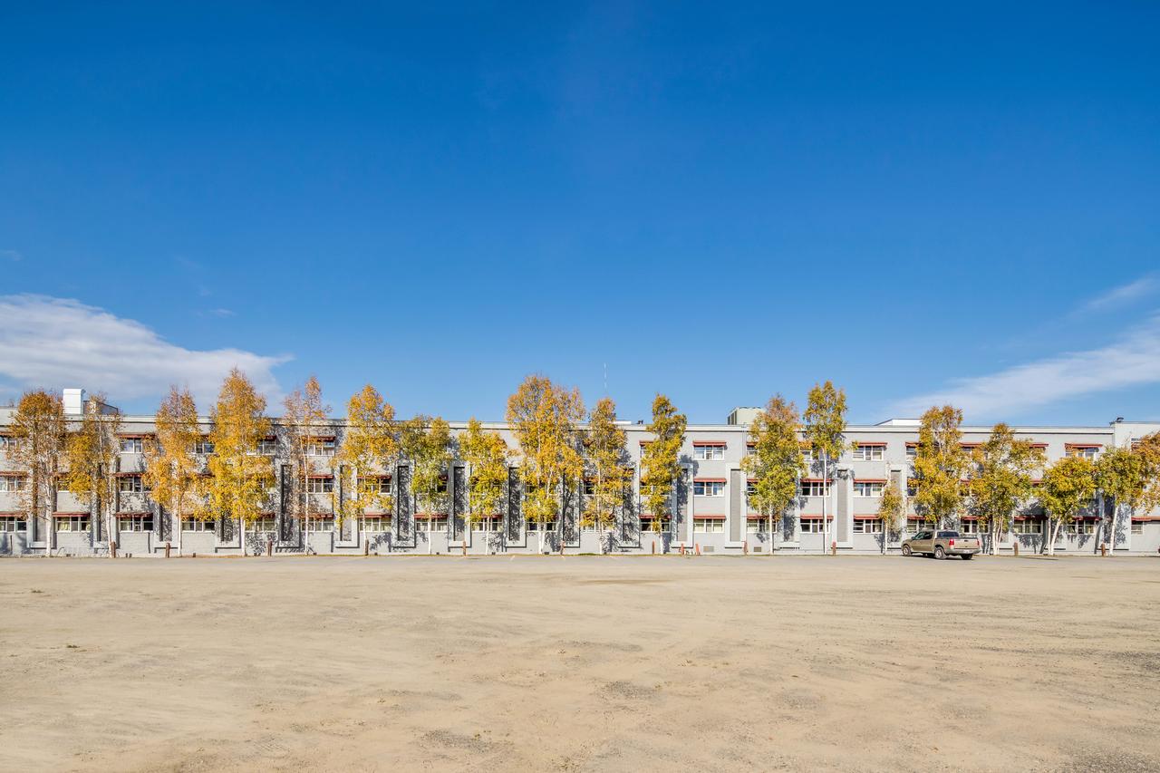 Clarion Hotel & Suites - thumb 11