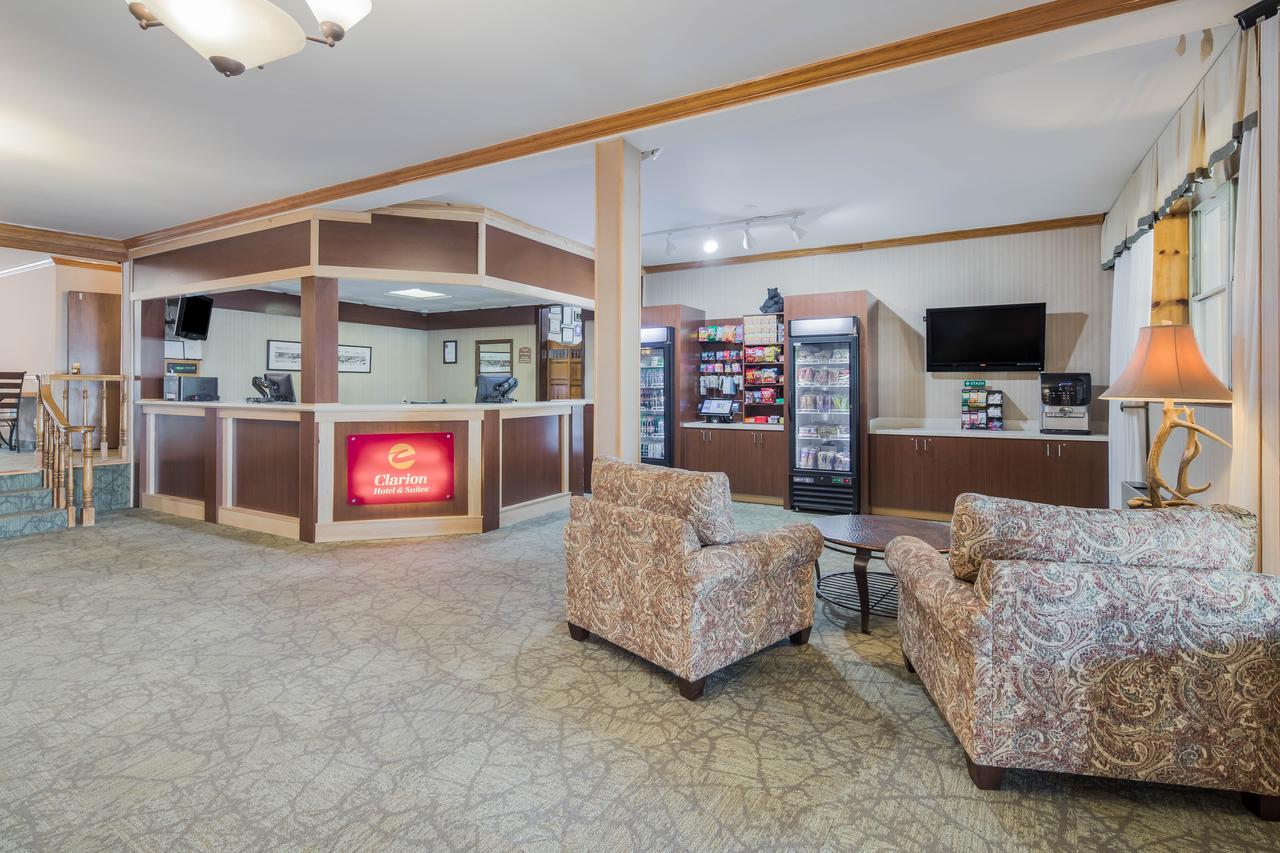 Clarion Hotel & Suites - thumb 0