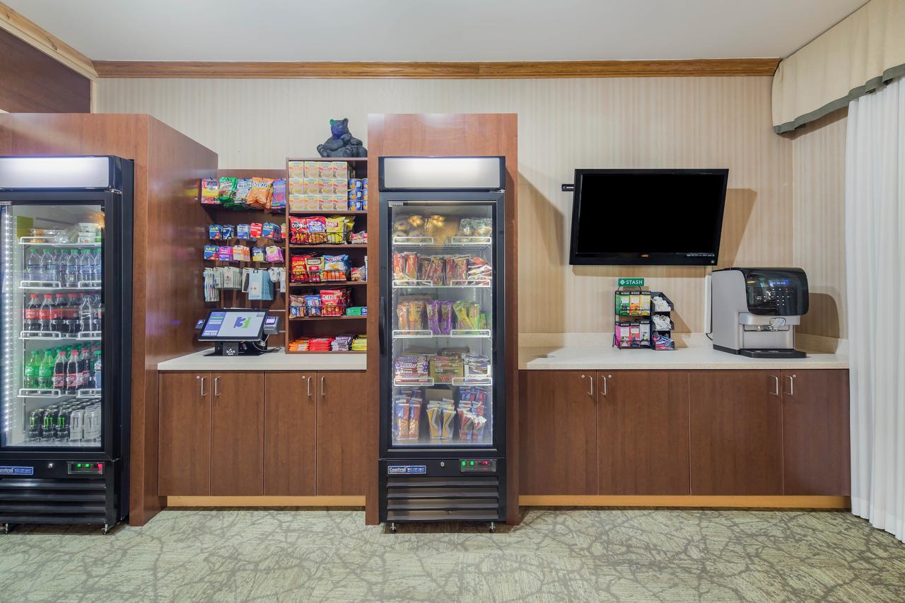 Clarion Hotel & Suites - thumb 8