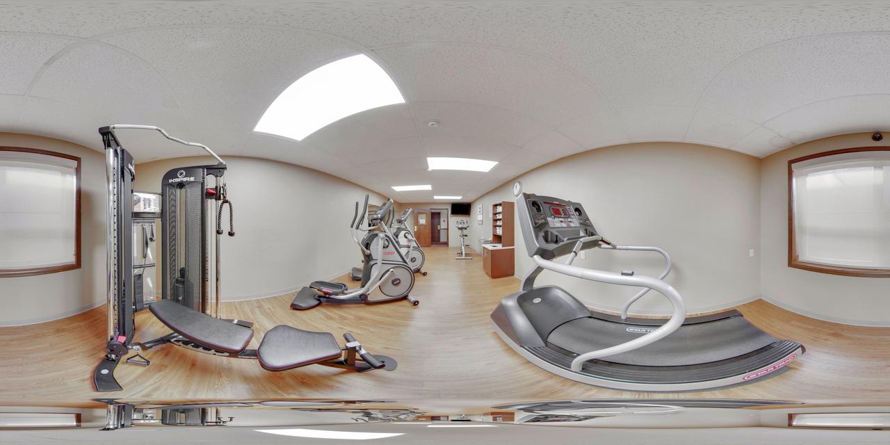 Clarion Hotel & Suites - thumb 7