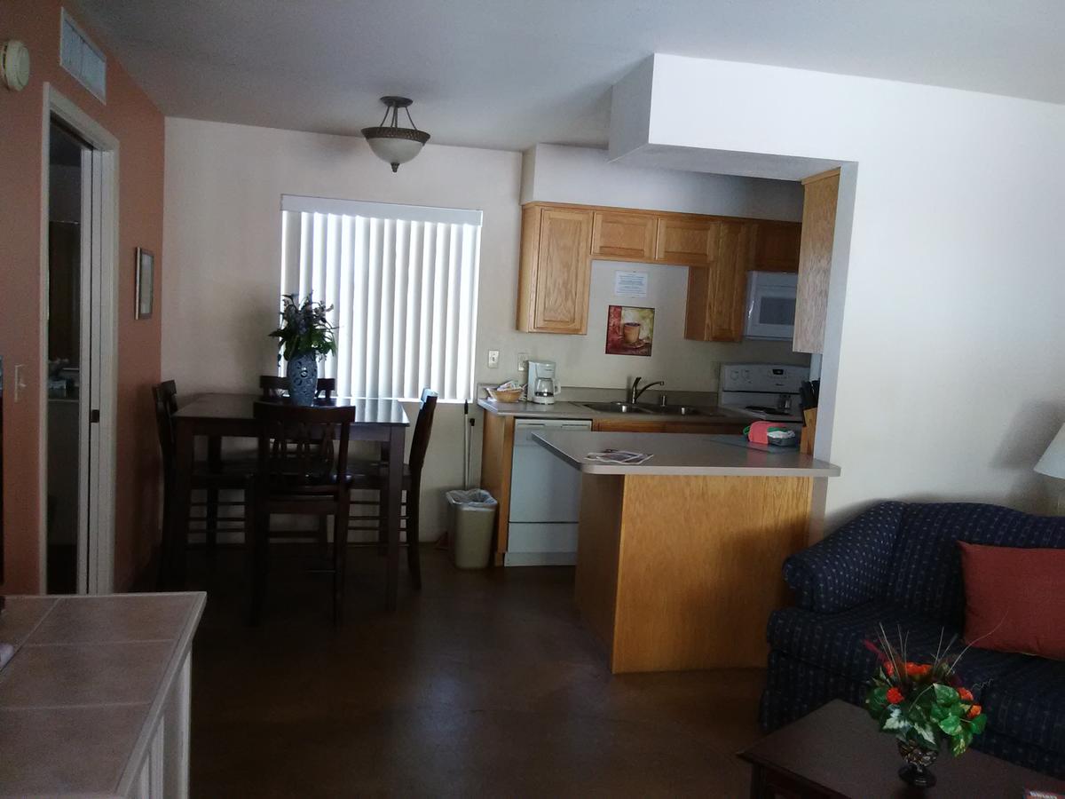 Hidden Palms Resort & Condominiums - thumb 13