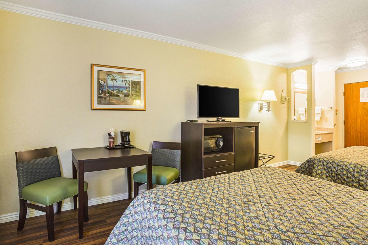 Rodeway Inn & Suites Lake Havasu City - thumb 2