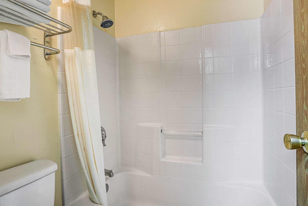 Rodeway Inn & Suites Lake Havasu City - thumb 29