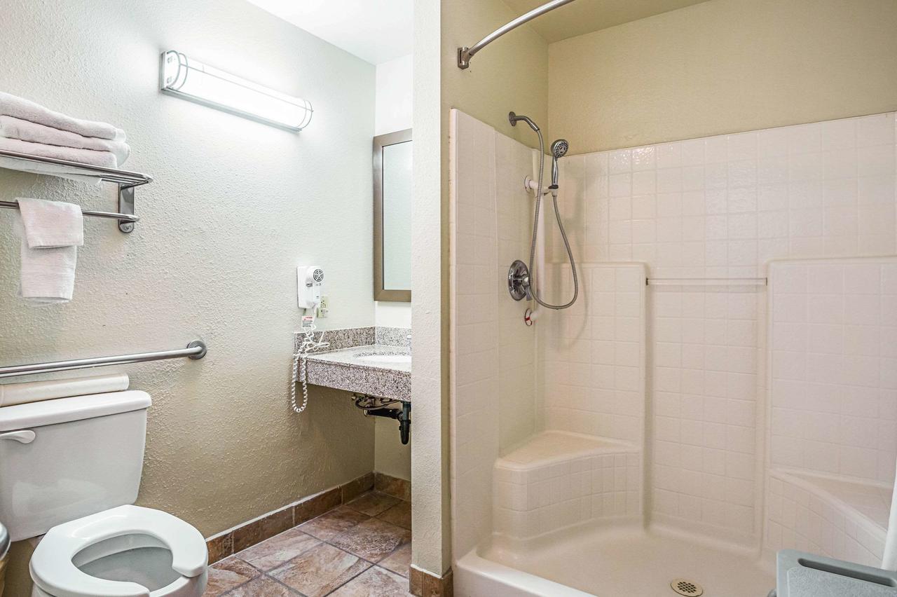 Rodeway Inn & Suites Lake Havasu City - thumb 18