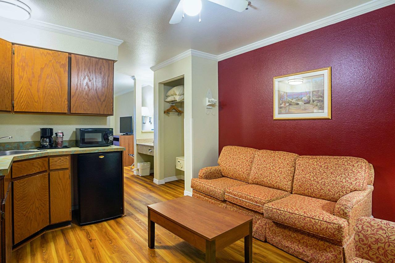 Rodeway Inn & Suites Lake Havasu City - thumb 11